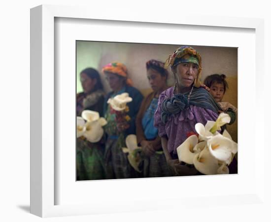 APTOPIX Guatemala Burial-Rodrigo Abd-Framed Photographic Print