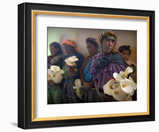 APTOPIX Guatemala Burial-Rodrigo Abd-Framed Photographic Print