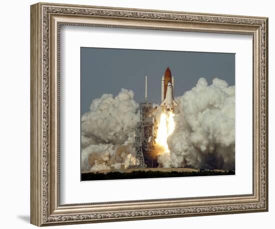 APTOPIX Space Shuttle-Terry Renna-Framed Photographic Print