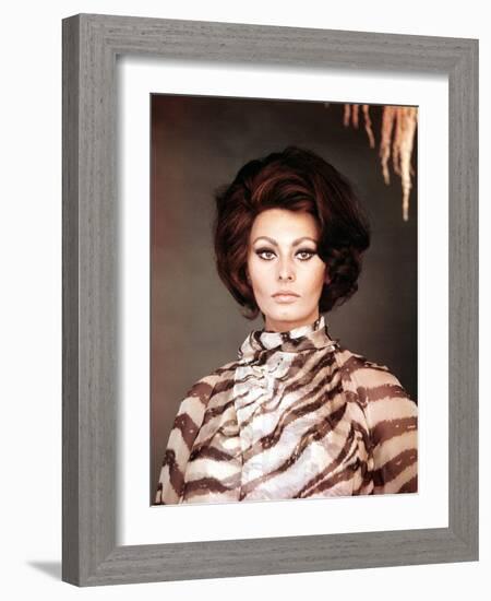 Arabesque, Sophia Loren, 1966-null-Framed Photo