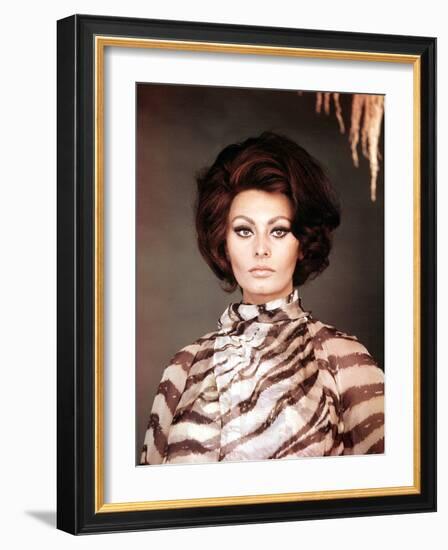 Arabesque, Sophia Loren, 1966-null-Framed Photo