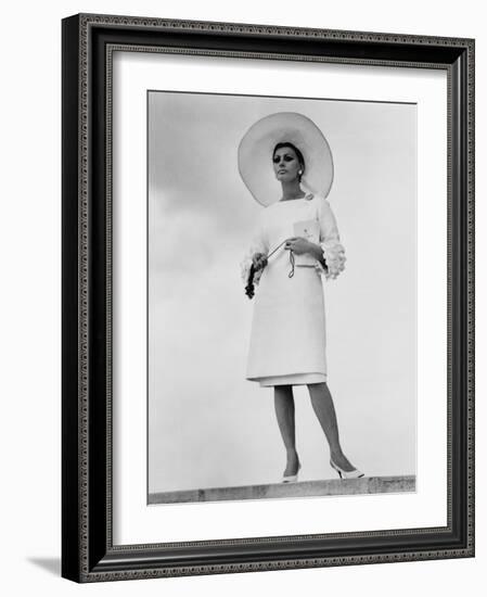 Arabesque, Sophia Loren, 1966-null-Framed Photo