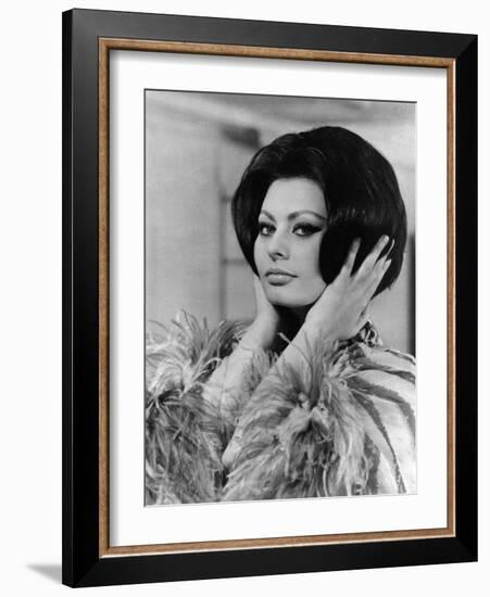 Arabesque, Sophia Loren, 1966-null-Framed Photo