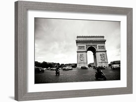 Arc de Triomphe II-Erin Berzel-Framed Photographic Print