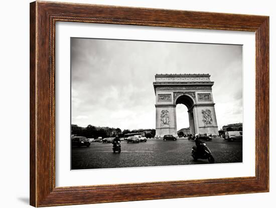 Arc de Triomphe II-Erin Berzel-Framed Photographic Print