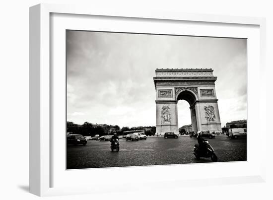 Arc de Triomphe II-Erin Berzel-Framed Photographic Print