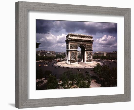 Arc de Triomphe in Paris-William Vandivert-Framed Photographic Print