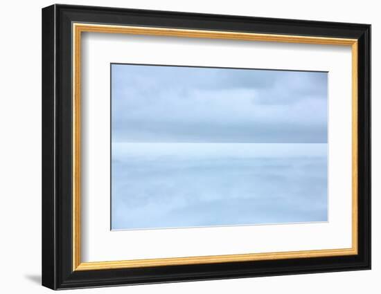 Arctic Calm I-Doug Chinnery-Framed Photographic Print