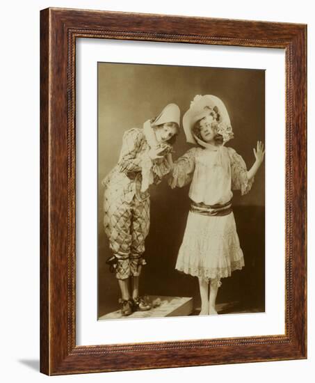 Arlequin tenant la main de Colombine ( l'actrice Jane Renouardt )-Charles Reutlinger-Framed Giclee Print