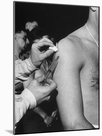 Army Medical Injections at Ft. Belvoir-Myron Davis-Mounted Photographic Print