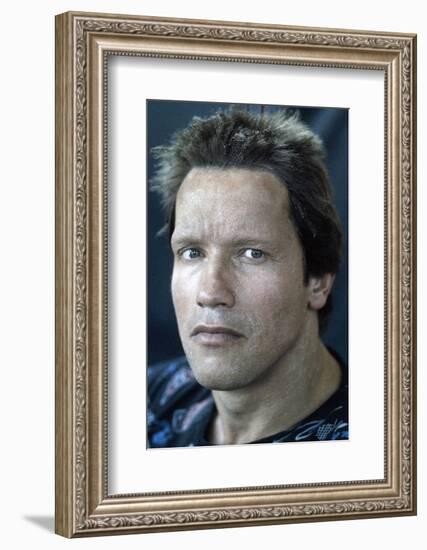 ARNOLD SCHWARZENEGGER. "THE TERMINATOR" [1984], directed by JAMES CAMERON.-null-Framed Photographic Print