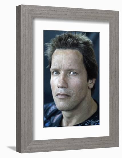 ARNOLD SCHWARZENEGGER. "THE TERMINATOR" [1984], directed by JAMES CAMERON.-null-Framed Photographic Print