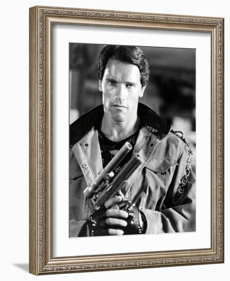 ARNOLD SCHWARZENEGGER. "THE TERMINATOR" [1984], directed by JAMES CAMERON.-null-Framed Photographic Print