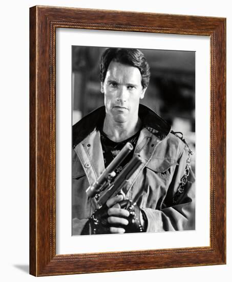 ARNOLD SCHWARZENEGGER. "THE TERMINATOR" [1984], directed by JAMES CAMERON.-null-Framed Photographic Print