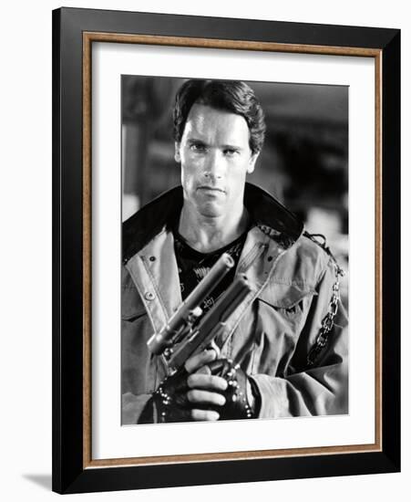 ARNOLD SCHWARZENEGGER. "THE TERMINATOR" [1984], directed by JAMES CAMERON.-null-Framed Photographic Print