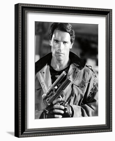 ARNOLD SCHWARZENEGGER. "THE TERMINATOR" [1984], directed by JAMES CAMERON.-null-Framed Photographic Print