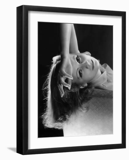 As You Desire Me by George Fitzmaurice, based on a play by Luigi Pirandello, with Greta Garbo, 1932-null-Framed Photo