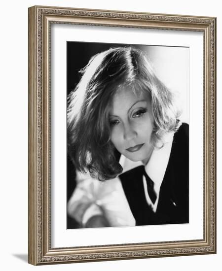 As You Desire Me by George Fitzmaurice, based on a play by Luigi Pirandello, with Greta Garbo, 1932-null-Framed Photo