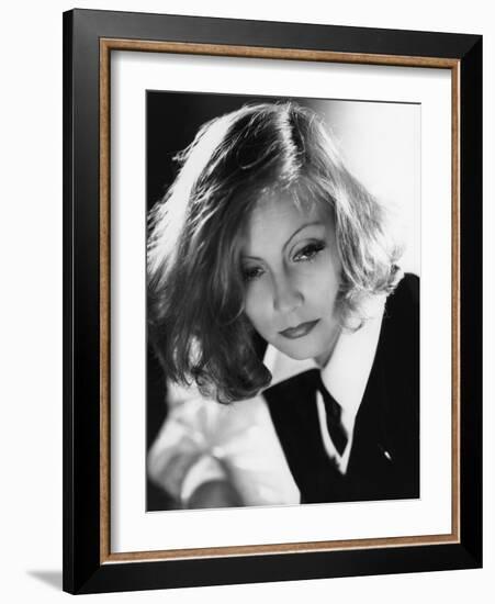 As You Desire Me by George Fitzmaurice, based on a play by Luigi Pirandello, with Greta Garbo, 1932-null-Framed Photo