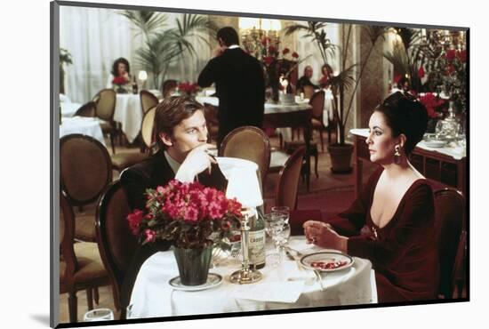 ASH WEDNESDAY, 1973 directed by LARRY PEERCE Helmut Berger and Elizabeth Taylor (photo)-null-Mounted Photo