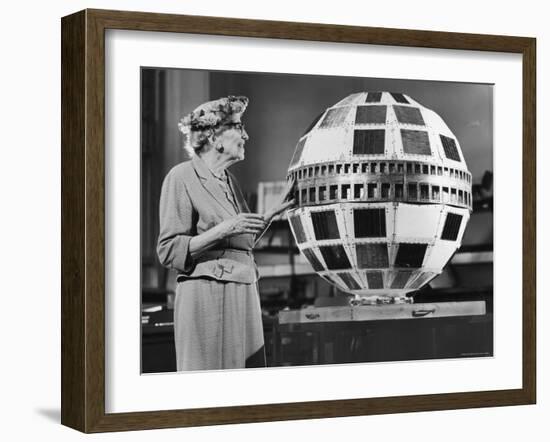 AT&T Stockholder Louise Bucker of Milwaukee Wisconsin-Yale Joel-Framed Photographic Print