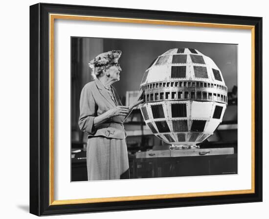 AT&T Stockholder Louise Bucker of Milwaukee Wisconsin-Yale Joel-Framed Photographic Print