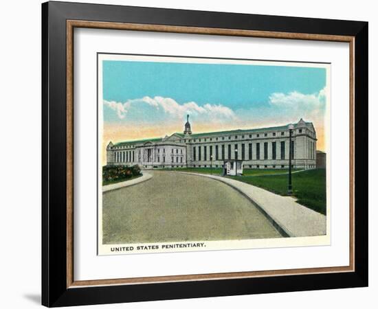 Atlanta, Georgia - US Penitentiary Exterior-Lantern Press-Framed Art Print