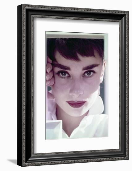 Audrey Hepburn, 1954-null-Framed Photographic Print