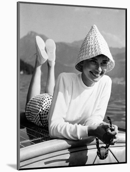 Audrey Hepburn, 1954.-null-Mounted Photographic Print
