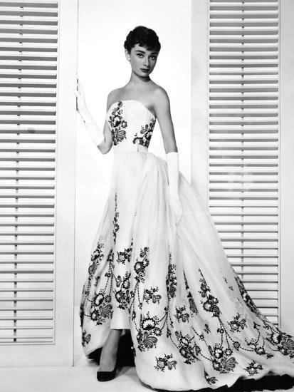 audrey hepburn black dress sabrina Breakfast at Tiffany's... the Sabrina.. Audrey Hepburn... Party Dress With a GENEROUS Full Skirt