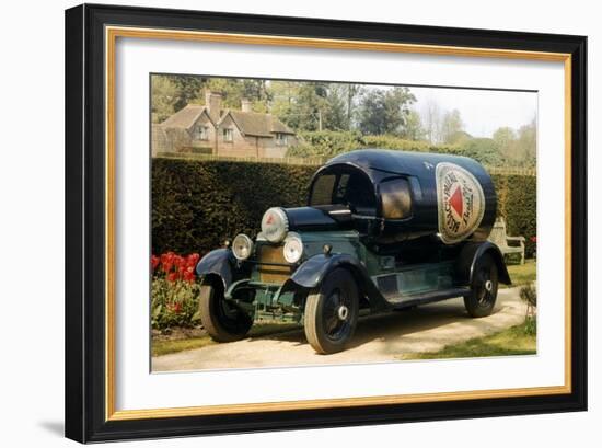 Auto: Daimler, 1921-null-Framed Giclee Print