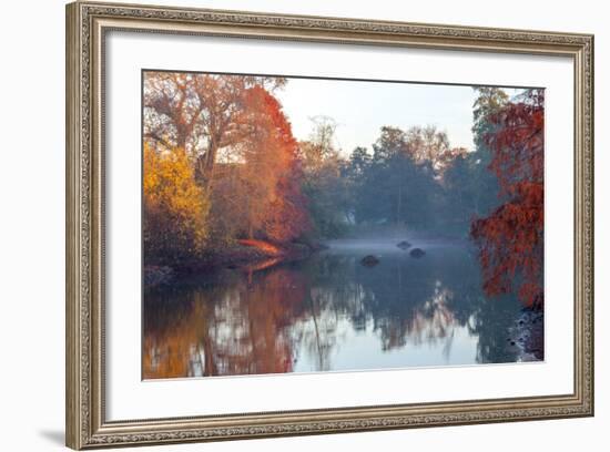 Autumn in Kew Gardens, UNESCO World Heritage Site, Kew, Greater London, England, UK-Simon Montgomery-Framed Photographic Print