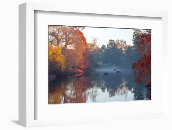 Autumn in Kew Gardens, UNESCO World Heritage Site, Kew, Greater London, England, UK-Simon Montgomery-Framed Photographic Print