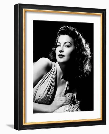 Ava Gardner, 1945-null-Framed Photographic Print