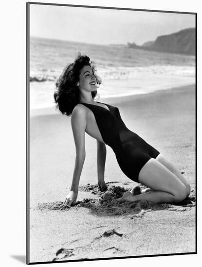 Ava Gardner in the 40's (b/w photo)-null-Mounted Photo