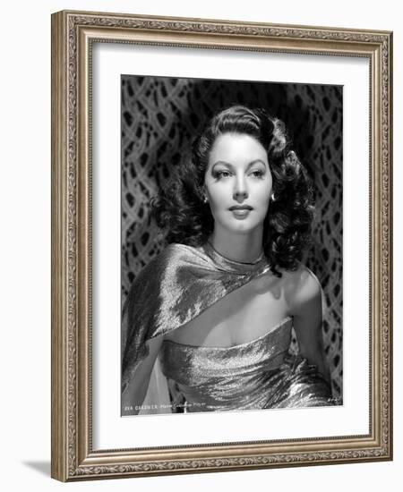 Ava Gardner in the 40's (b/w photo)-null-Framed Photo