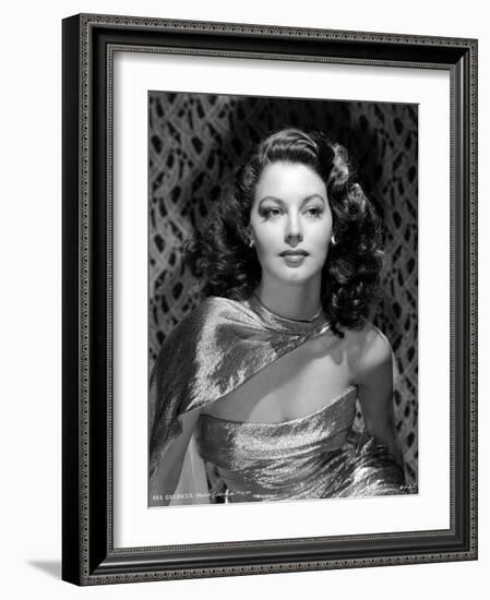 Ava Gardner in the 40's (b/w photo)-null-Framed Photo