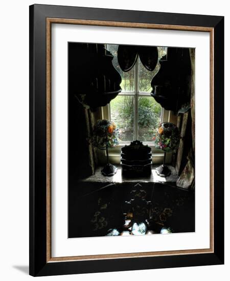 Avante-Tim Kahane-Framed Photographic Print