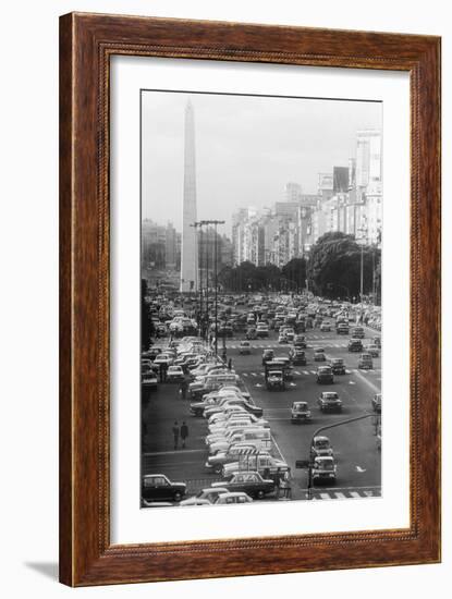 Avenue in Buenos Aires-Mario de Biasi-Framed Giclee Print