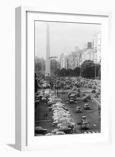 Avenue in Buenos Aires-Mario de Biasi-Framed Giclee Print