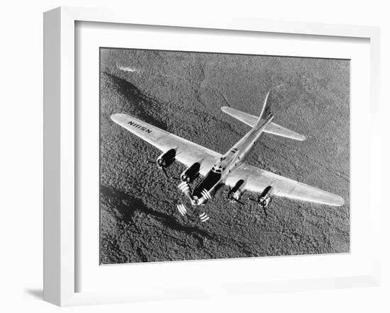 B-17 Flying Fortress in Flight-null-Framed Photographic Print