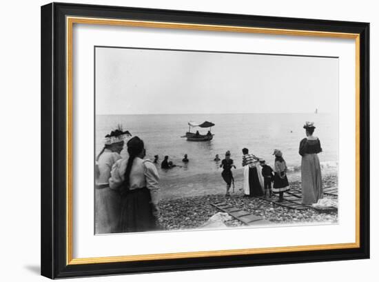 Baignade à la plage-null-Framed Giclee Print