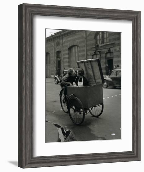 Baiser Blotto, c.1950-Robert Doisneau-Framed Art Print