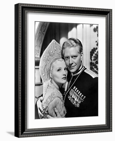 BALALAIKA, 1939 directed by REINHOLD SCHUNZEL Ilona Massey and Nelson Eddy (b/w photo)-null-Framed Photo