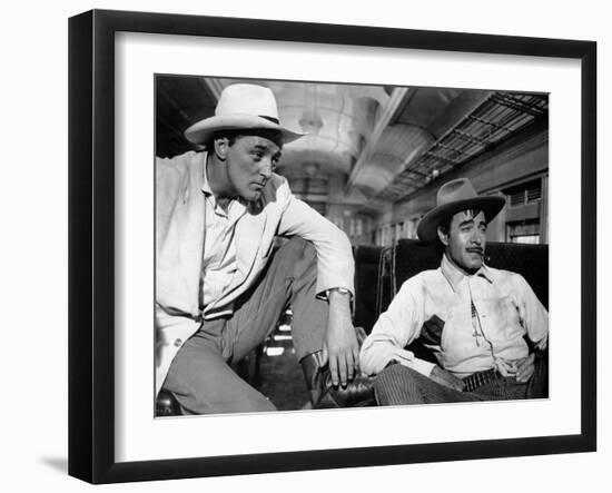 Bandido caballero by Richard Fleischer with Robert Mitchum and Gilbert Roland, 1956 (b/w photo)-null-Framed Photo