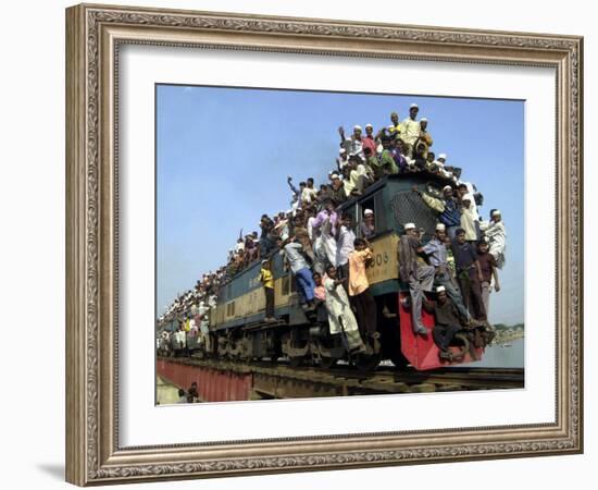 Bangladeshi Muslim Pilgrims Crowd a Train as They Return Home after Three-Day Islamic Congregation-null-Framed Photographic Print