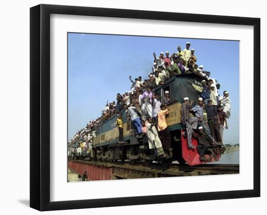 Bangladeshi Muslim Pilgrims Crowd a Train as They Return Home after Three-Day Islamic Congregation-null-Framed Photographic Print