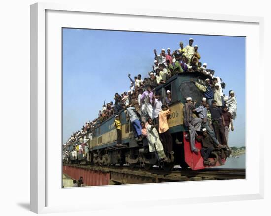 Bangladeshi Muslim Pilgrims Crowd a Train as They Return Home after Three-Day Islamic Congregation-null-Framed Photographic Print