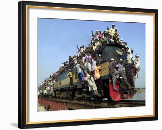 Bangladeshi Muslim Pilgrims Crowd a Train as They Return Home after Three-Day Islamic Congregation-null-Framed Photographic Print