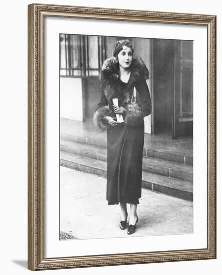 Barbara Hutton, Woolworth Heiress, in London, November 1932-null-Framed Photo